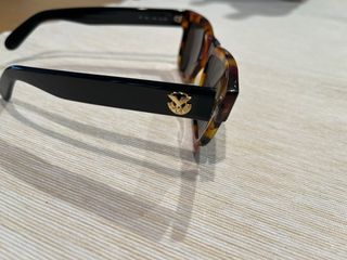 Gafas de sol Police marrón y Patas Negras