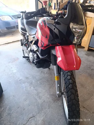 Aprilia Pegaso 660 Trail Roja/Plata