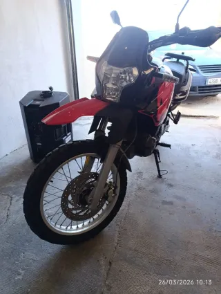 Aprilia Pegaso 660 Trail Roja/Plata
