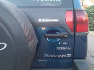 Nissan Terrano II 2000