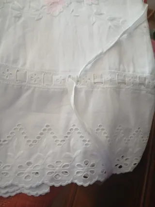 Sábana algodón bordada flores rosa