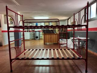 Litera infantil roja y blanca