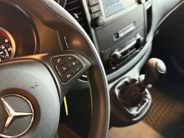 Mercedes-Benz Vito 2022, foto 18
