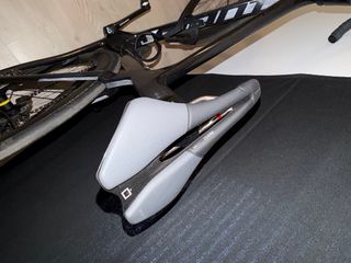 Bicicleta de carretera Giant Negra