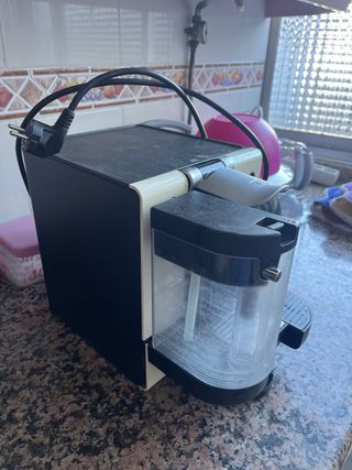 Cafetera Nespresso DeLonghi para piezas
