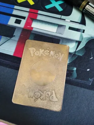 Carta Pokémon metal