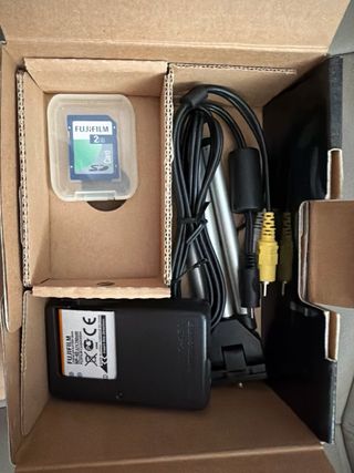 Cámara Fujifilm FinePix J10 Plata 8.2MP