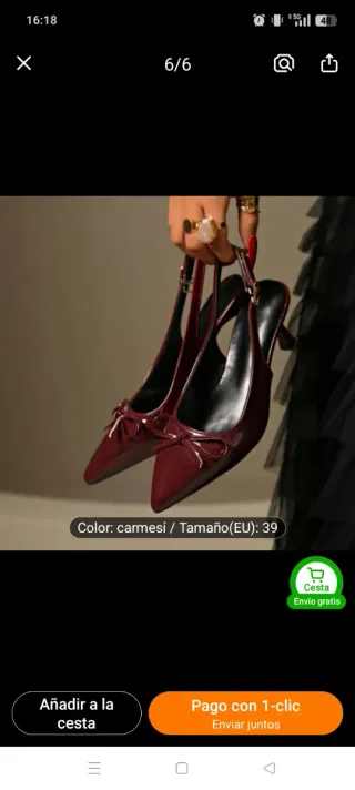 Falda y tacones rojos