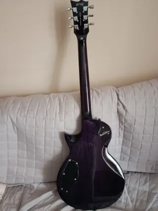 Guitarra Eléctrica Morada