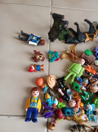 Lote figuras y muñecos variados