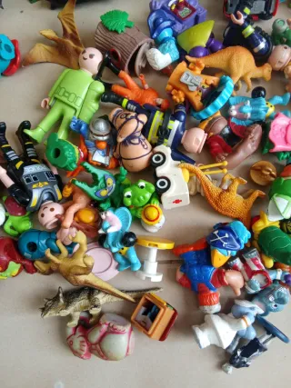 Lote figuras y muñecos variados