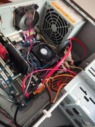 PC sobremesa BenQ negro