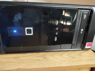 PC sobremesa BenQ negro