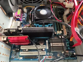 PC sobremesa BenQ negro