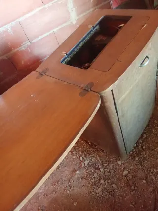 Máquina de coser Singer antigua