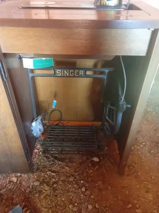 Máquina de coser Singer antigua