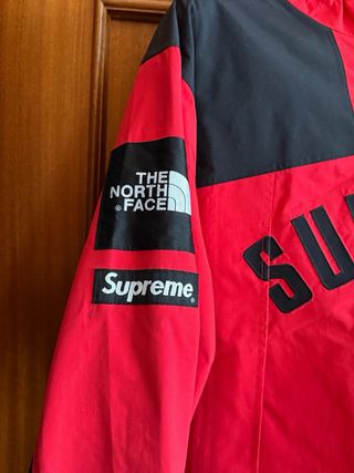 Chaqueta Supreme x The North Face Goretex Roja