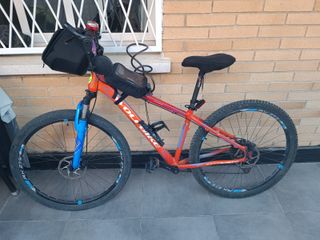 Bicicleta de Montaña roja RX 27.5
