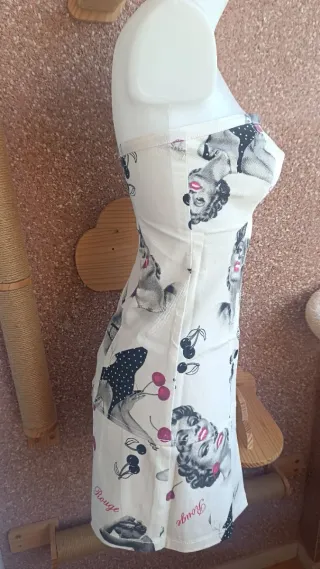 Vestido corto estilo años 50