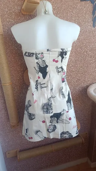 Vestido corto estilo años 50