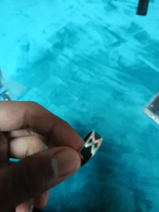 Anillos plateados y negros