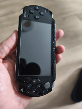 Sony PSP 2004 Negra (SIN BATERÍA)