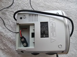 Radio despertador vintage plata