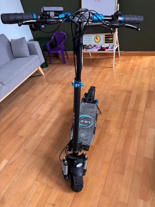 Patinete Eléctrico con Pantalla LCD