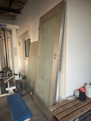 Puerta blindada con cristal