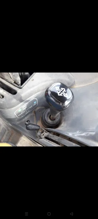 Tractor New Holland con pala