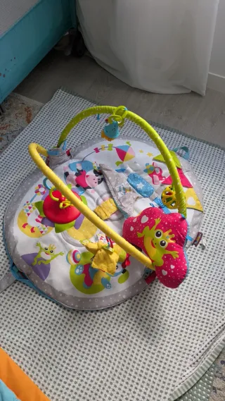 Alfombra de actividades para bebé