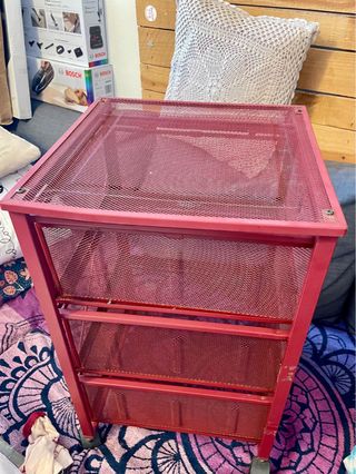 Cajonera de metal granate