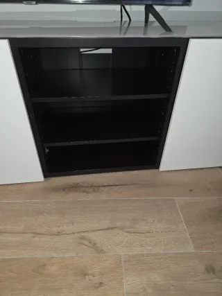 Mueble TV Besta Ikea Blanco y Negro