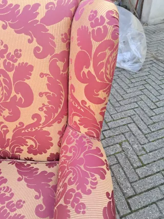 Divano vintage tessuto oro e rosa