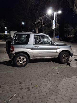 Mitsubishi Montero 2003