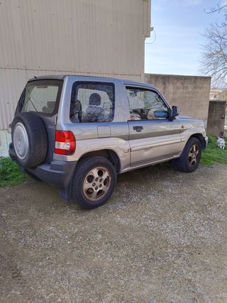 Mitsubishi Montero 2003