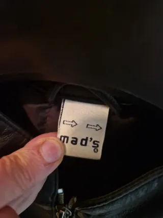 Giubbotto in pelle nero taglia L