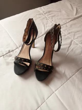Zapatos de tacón Corina negros