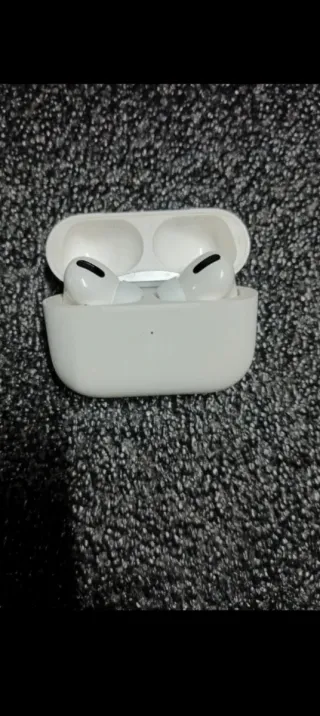 AirPods Pro - Apple