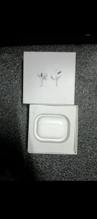 AirPods Pro - Apple