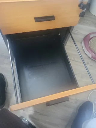 Cajonera de oficina madera y metal