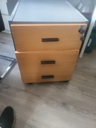 Cajonera de oficina madera y metal