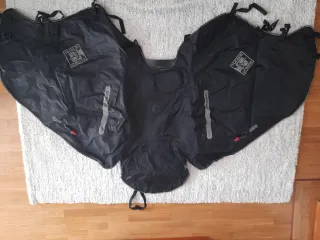 Manta Moto Bebèrlè Piaggio 125 Negra