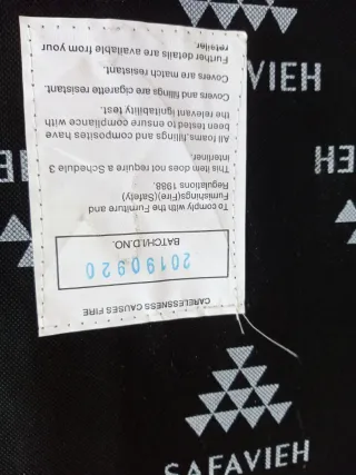 Puf terciopelo negro con flecos