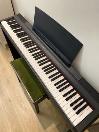 Piano Yamaha P-115 con banqueta incluida