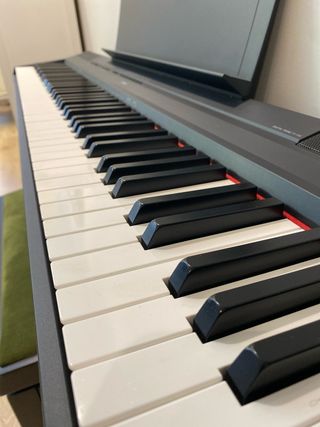 Piano Yamaha P-115 con banqueta incluida