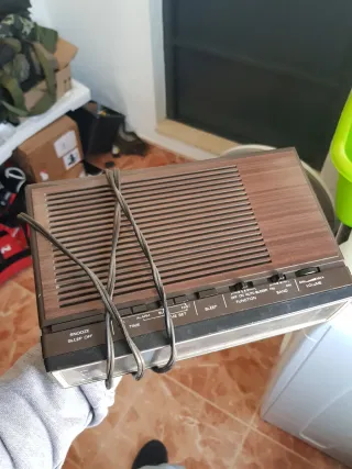 Radio Despertador Sanyo Retro