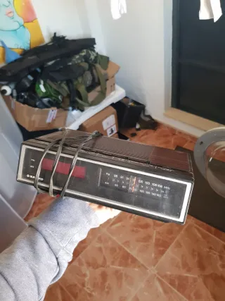 Radio Despertador Sanyo Retro