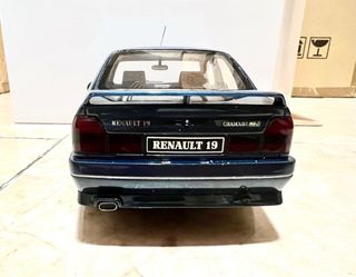 Renault 19 Chamade 16v Otto 1:18 Azul