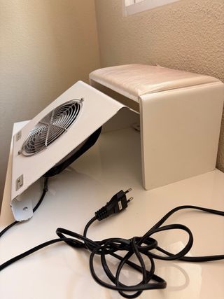 2 Aspiradores profesionales con sus reposamanos.